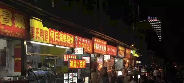 成都宽窄巷子旁边的小吃街,成都地道小吃街应该去哪里