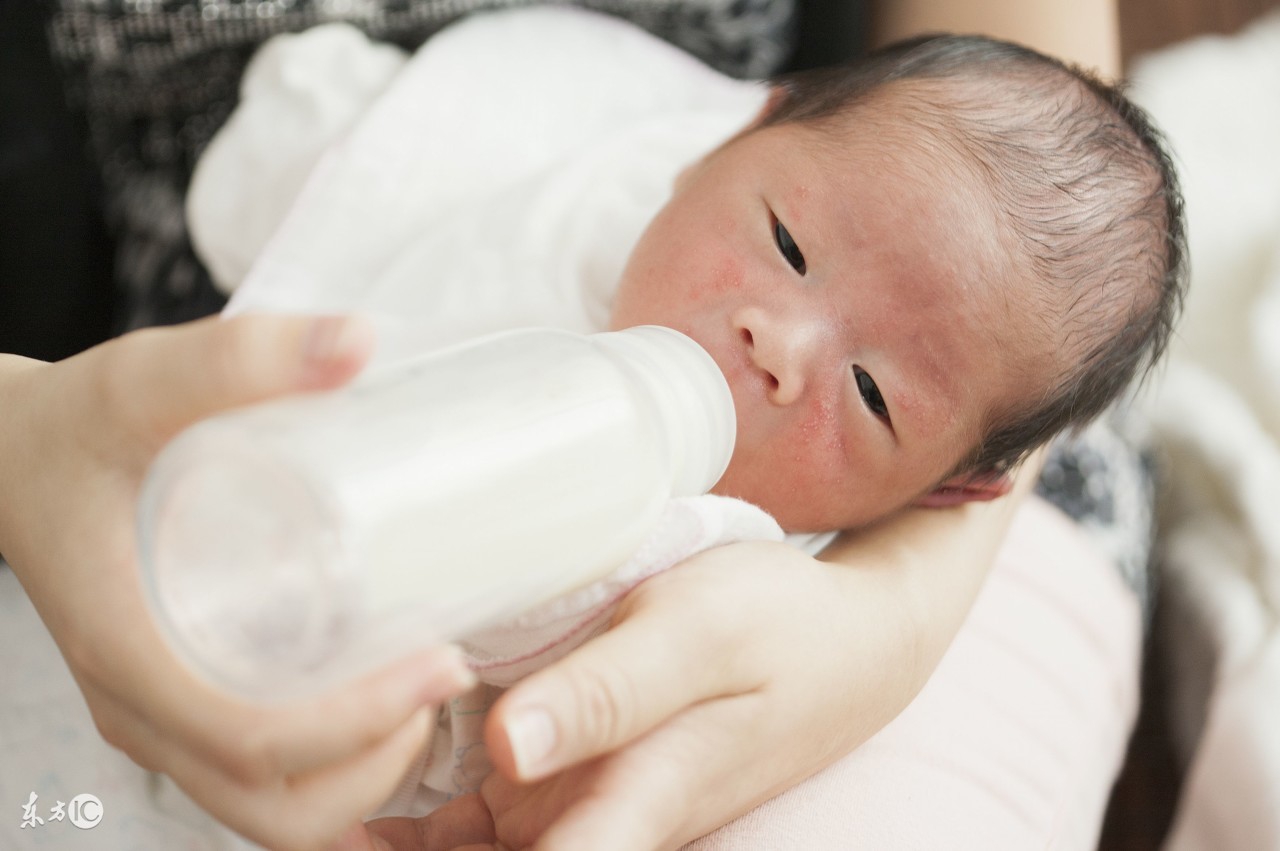 宝妈们给新生儿用什么牌子的奶瓶,宝妈们都给新生儿用什么牌子奶瓶