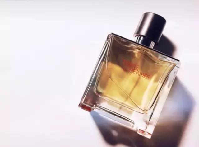 那尼？你最爱的香水，男人居然觉得是风油精？！