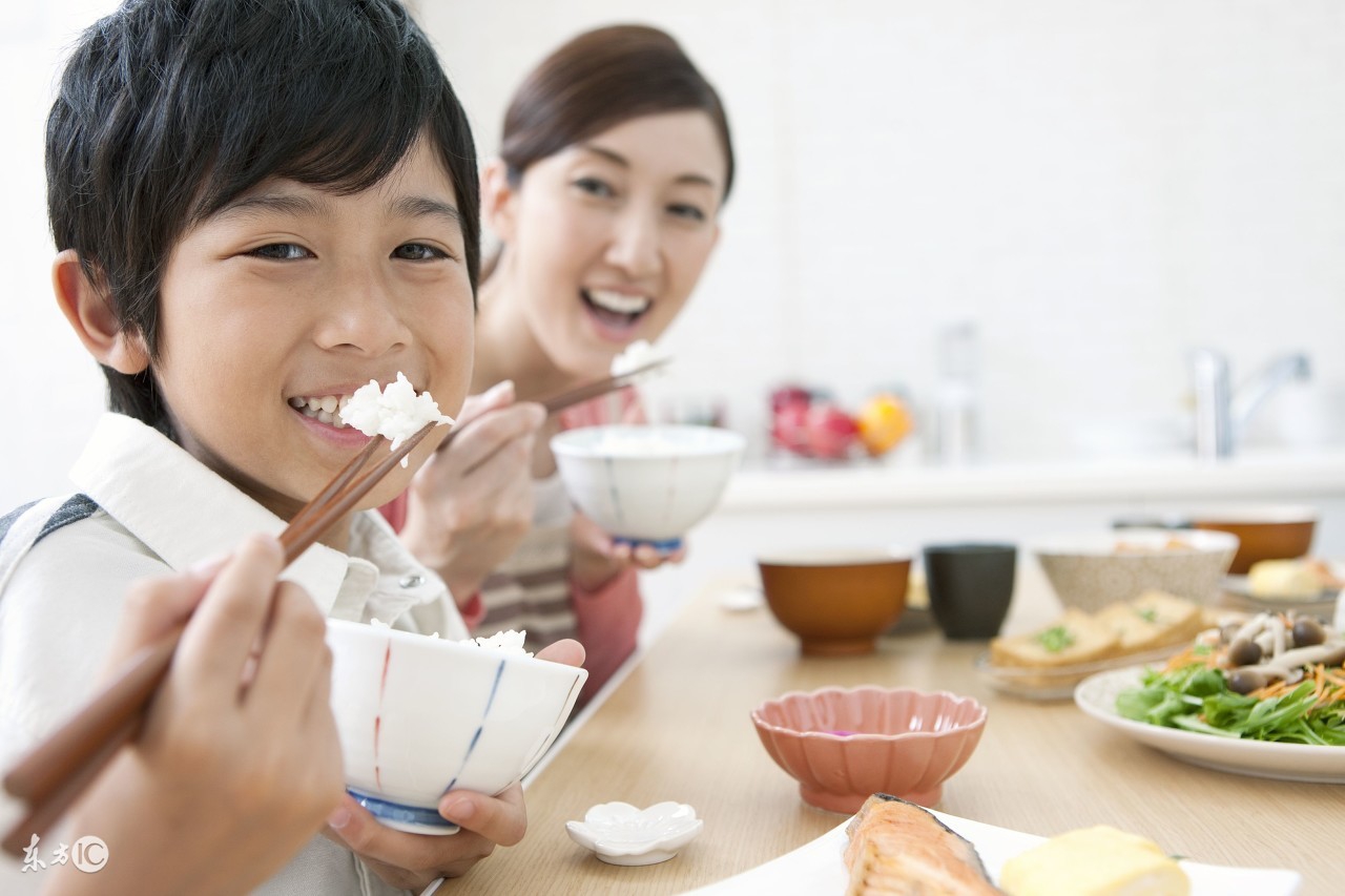 孩子超高超重，原来是妈妈的食谱安排太丰富，很简单快做给宝宝吃