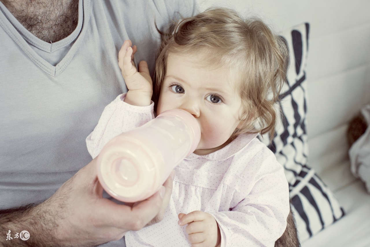 宝妈们给新生儿用什么牌子的奶瓶,宝妈们都给新生儿用什么牌子奶瓶