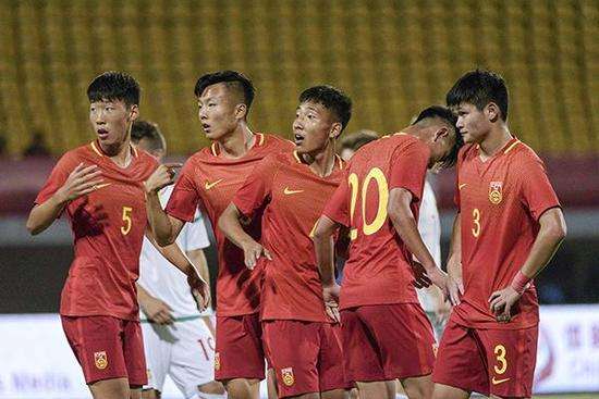 贾秀全替换球员,贾秀全执教申花