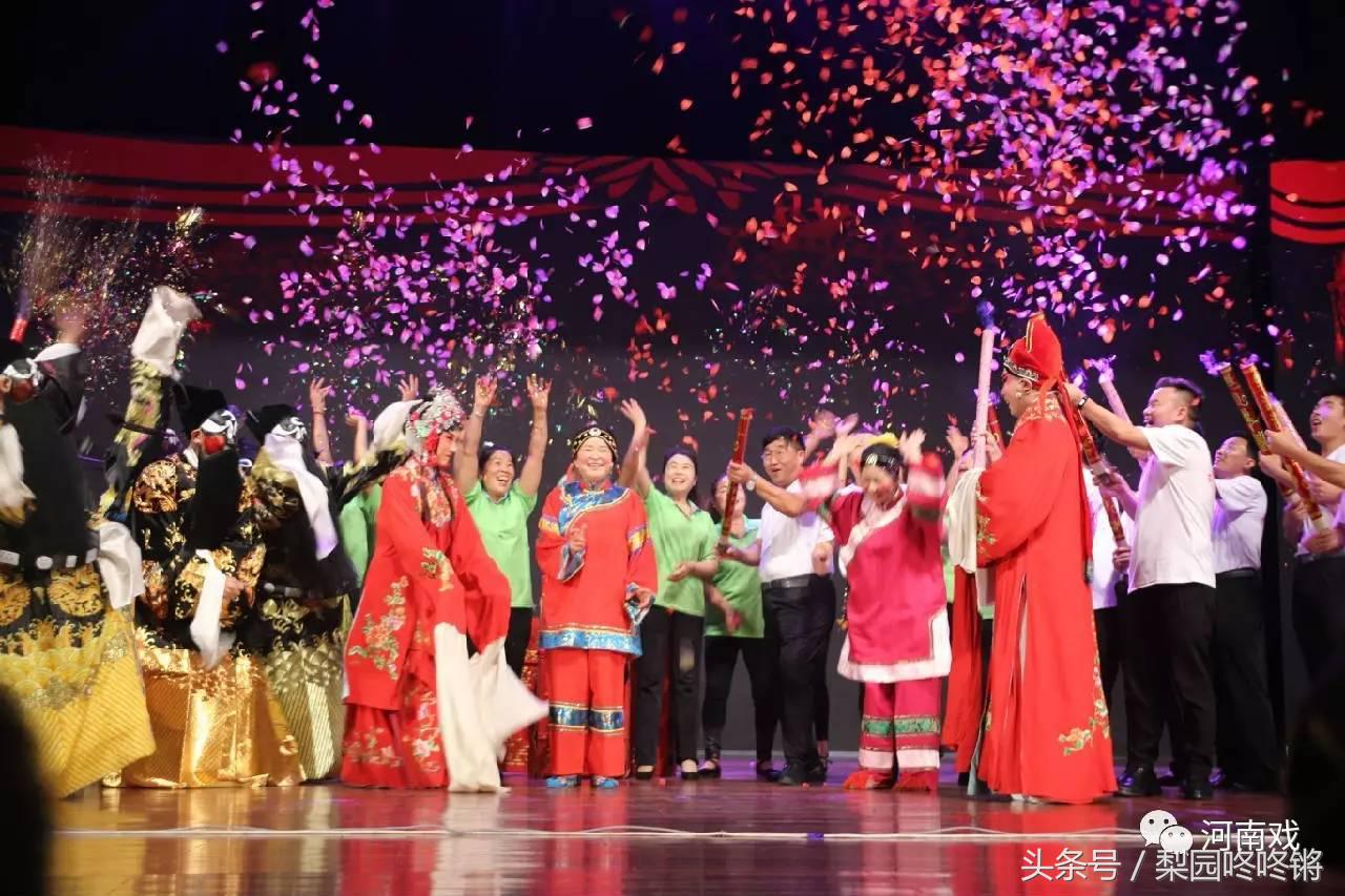 笑星张晓英戏曲小品全集,张晓英戏曲小品大全搞笑版