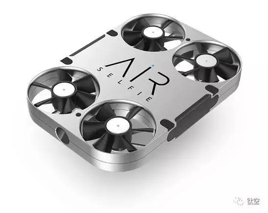 会飞的手机壳，可航拍可续航，这个机长有点帅