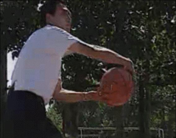 篮球转身运球右脚为中枢脚,篮球运球转身教学反思