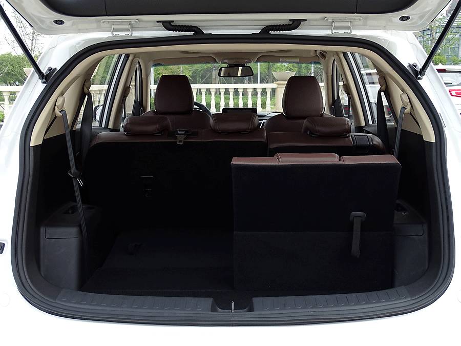 宝骏560半自动挡值得入手吗,2019款全新宝骏560自动挡顶配