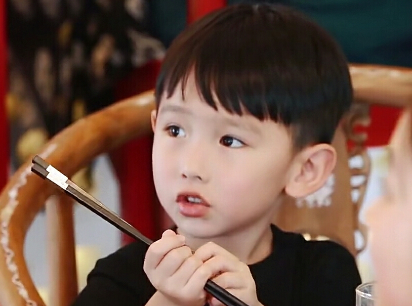 赵薇黄晓明开中餐厅爆笑斗嘴,中餐厅第三季赵薇叫小胖子