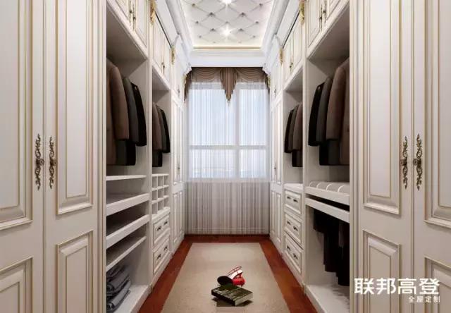 衣帽间怎么选,步入式衣帽间选购及打理技巧介绍