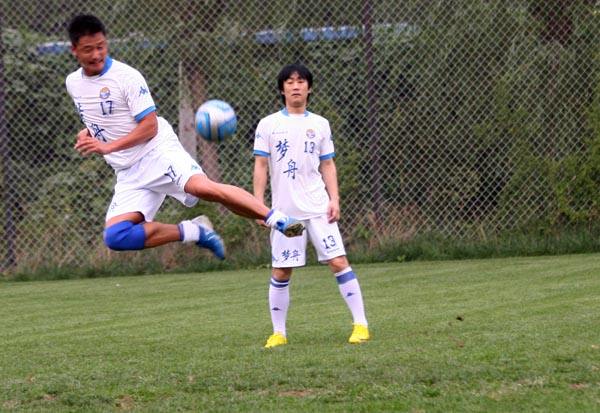 吴京战狼二踢足球,战狼2吴京拍戏经历