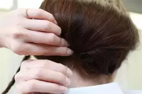 简单又漂亮的短发编发造型教程,短发编发发型简单又好看步骤