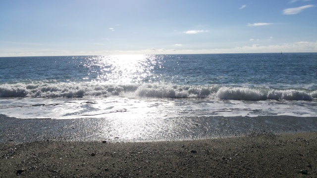 浜氬緱閲屼簹娴峰哺鏃呮父,浜氬痉閲屼簹灏忛晣娴疯竟