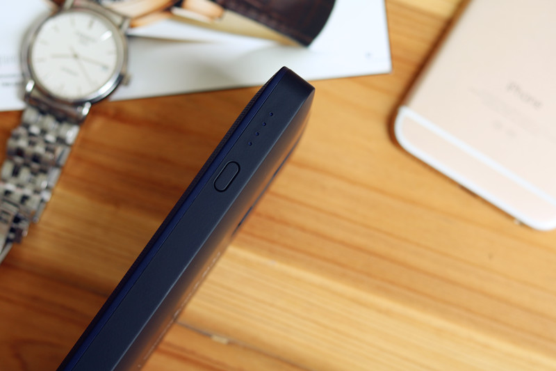 无线移动电源如何给苹果手机充电,苹果用充电宝充电不用官方数据线