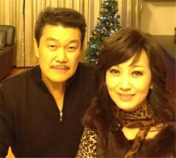 黄锦棠是如何娶到女神赵雅芝的,黄锦燊娶了多少老婆