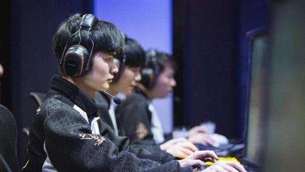 lpl老牌选手还有哪些中国选手,lpl十大传奇选手排名在哪里看