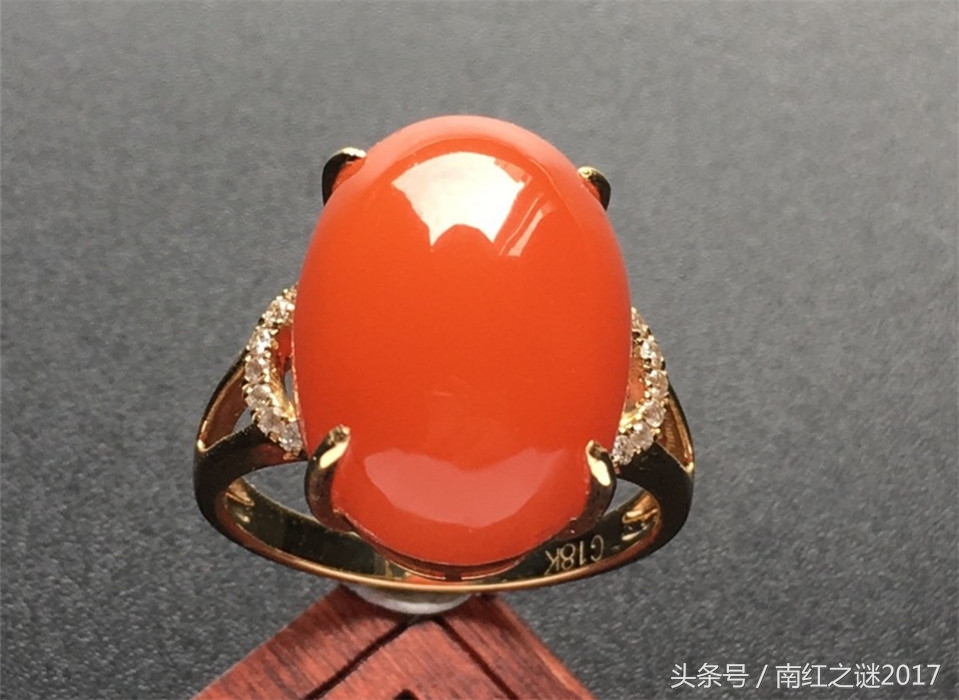 大气轻奢祖母绿戒指,法式轻奢八芒星戒指