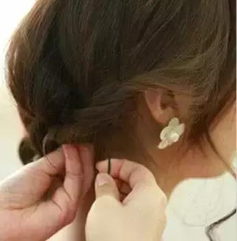 简单又漂亮的短发编发造型教程,短发编发发型简单又好看步骤