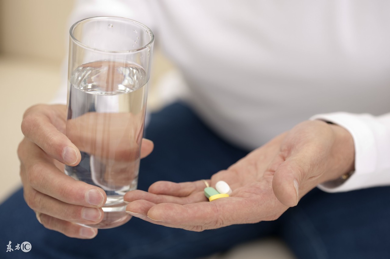 注意这些常用药掰开吃后果很严重,注意不要乱吃药不要多种药混着吃