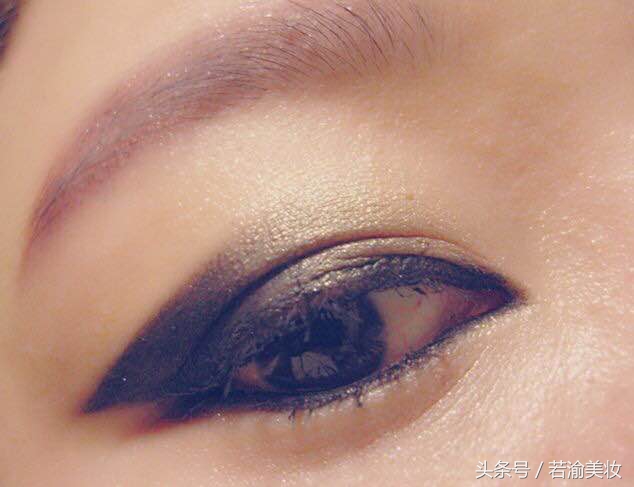 眼影的画法新手简单淡妆,眼影的画法初学者