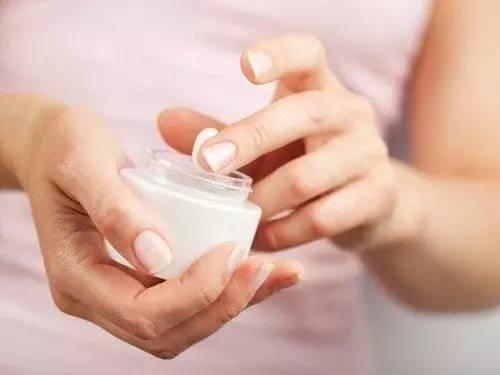 男士脸上黑头粉刺怎么去除,青春期孩子脸上的黑头粉刺怎么办