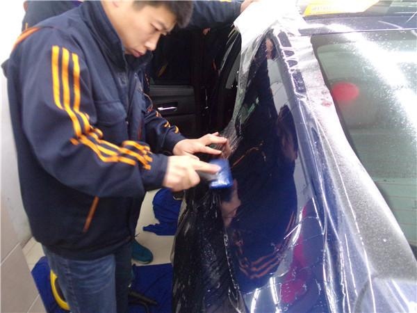 汽车的漆面用什么方法保护最好,汽车漆面保护哪种最实用