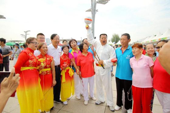 全民健身广场舞比赛圆满成功,优秀健身项目表演