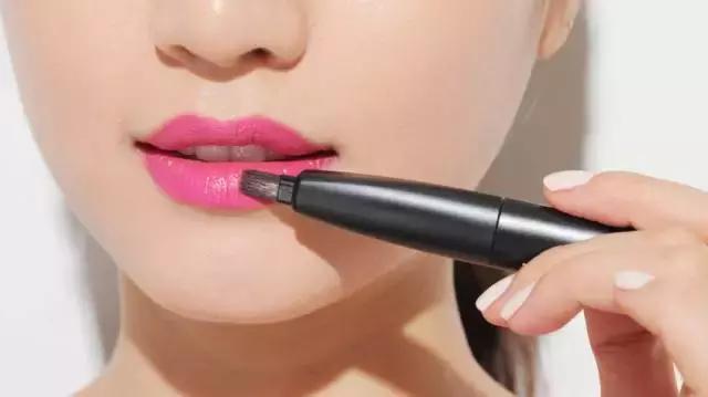 化妆刷多久清洗一次,用卸妆油清洗化妆刷