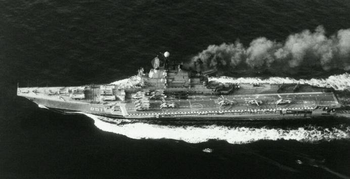 苏联成功研制出弹射器，由于派系之争没上航母，海军司令痛心疾首