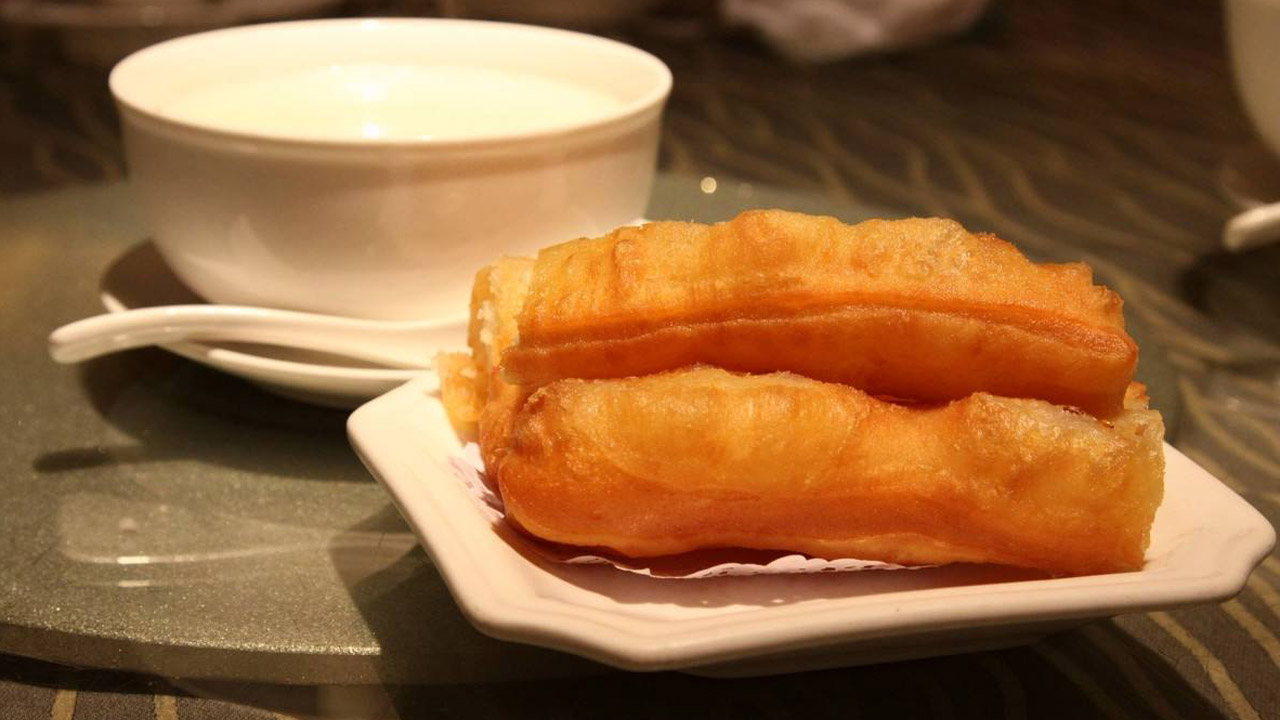 如何炸出蓬松酥脆的油条？告诉你正宗油条制作方法（图文）