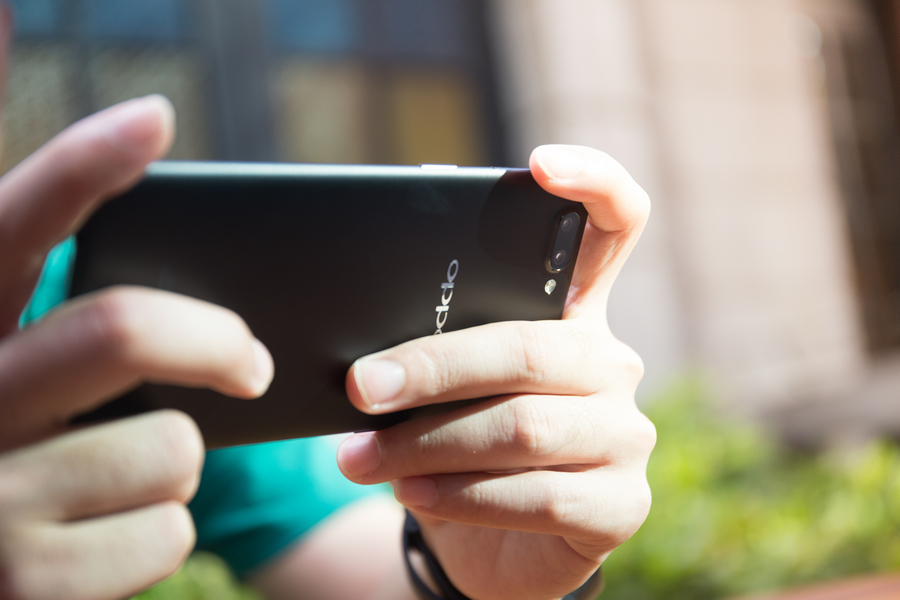 oppor11已成17年爆款产品,为什么oppo就被称为厂妹