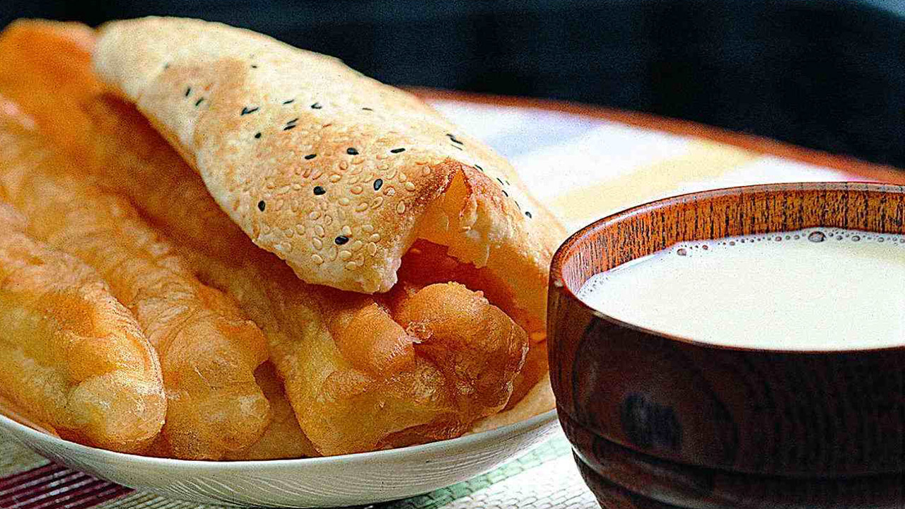 如何炸出蓬松酥脆的油条？告诉你正宗油条制作方法（图文）