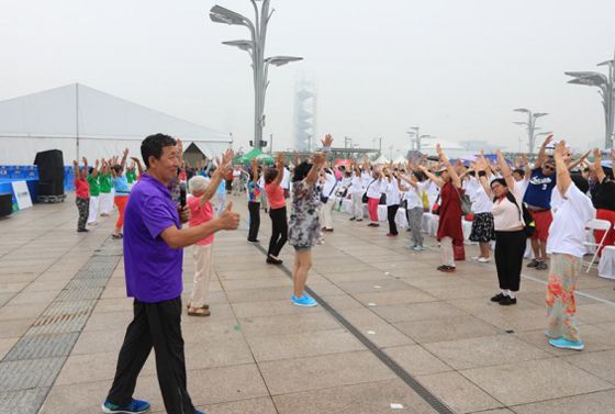 全民健身广场舞比赛圆满成功,优秀健身项目表演