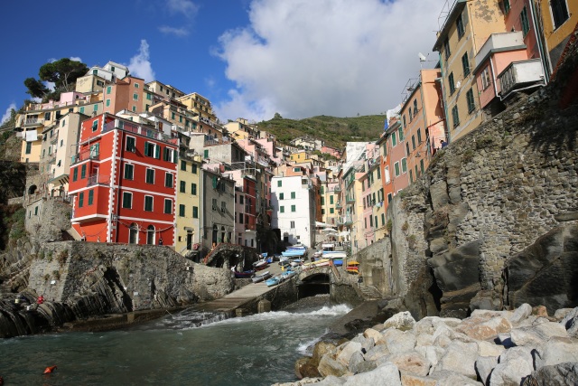 浜氬緱閲屼簹娴峰哺鏃呮父,浜氬痉閲屼簹灏忛晣娴疯竟