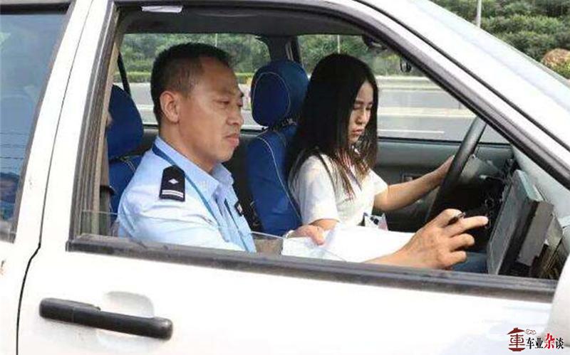 驾考新规将至，它是画蛇添足还是画龙点睛？