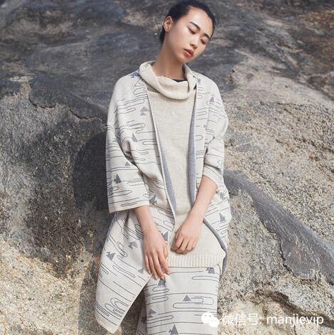 多彩的春天就该穿多姿多彩的新衣,春天就是要穿得艳丽一些