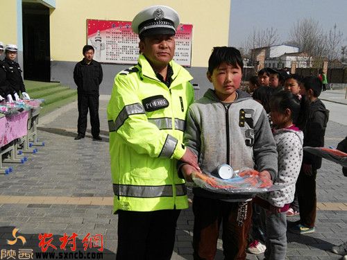 临渭交警大队交斜中队执勤,临渭交警大队交斜中队电话