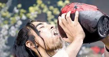 真会喝酒，还愁撩不到妹？注意，最后一点最男人！