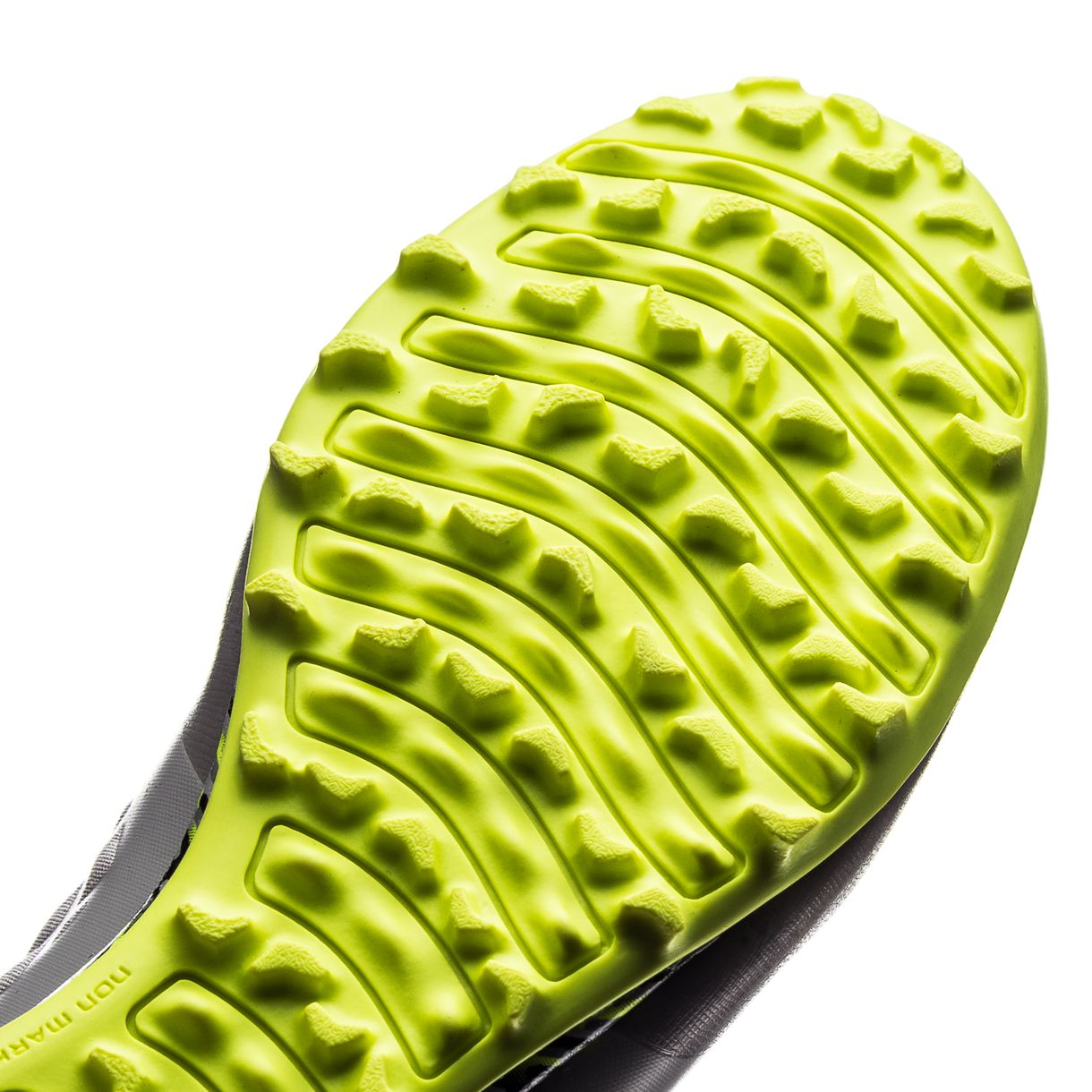 踢球人需看五大经典足球鞋款推荐,足球鞋知识科普之如何挑选足球鞋