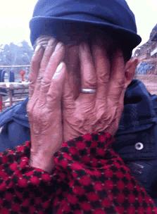 篮球场上的搞笑图片,打篮球加一个人搞笑图片