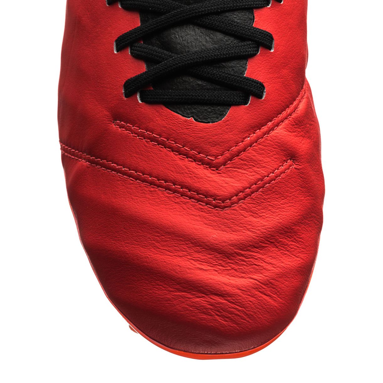 踢球人需看五大经典足球鞋款推荐,足球鞋知识科普之如何挑选足球鞋