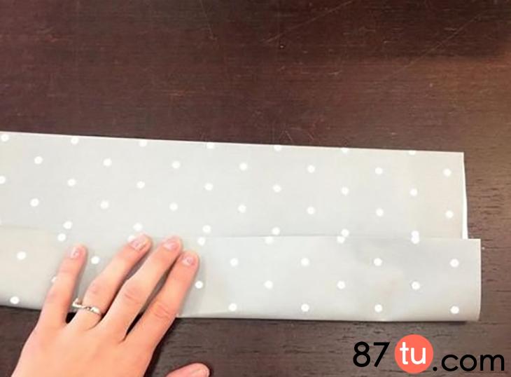 礼品袋的折纸方法简单又实用,礼品袋折纸教程正方纸