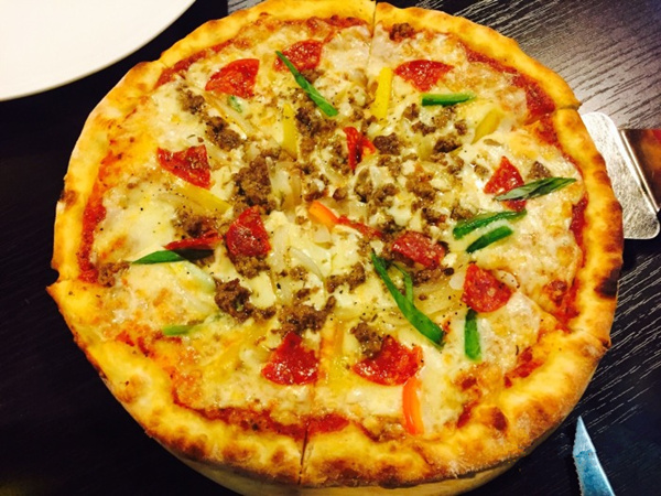 每个饥寒交迫的晚上，一块披萨就能让我荡漾