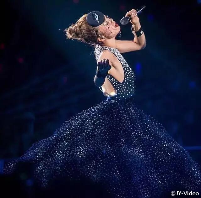 容祖儿唱歌前后的反差,容祖儿为什么是歌手