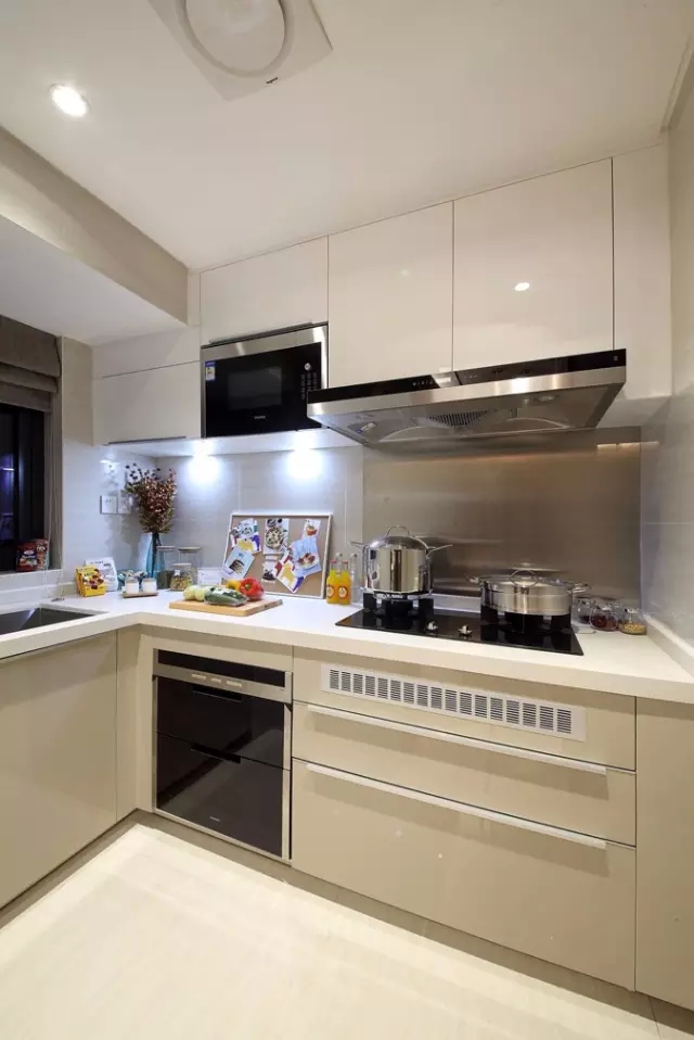 中式油烟机和欧式油烟机的区别,厨房小选欧式还是中式油烟机