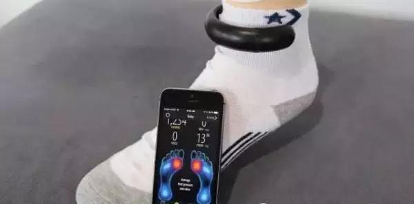 和国外跑友的装备比起来，我们简直在“裸跑”