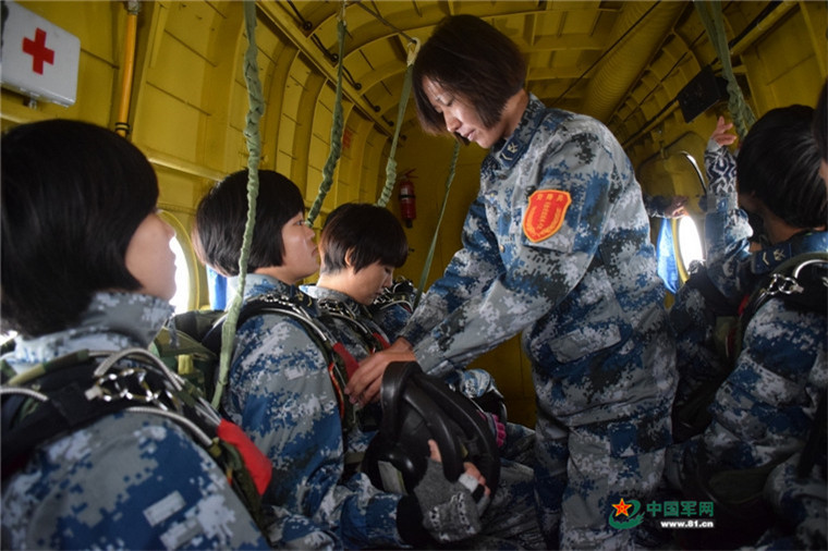 A4腰？听听空军“女神”怎么说