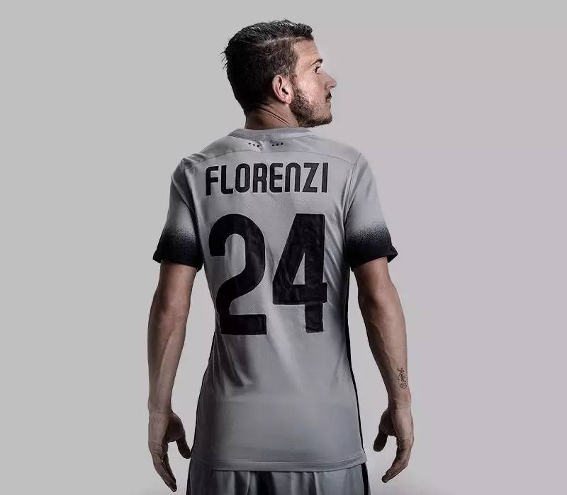 2010-2020体育最佳球衣,阿森纳2015-2016赛季球衣