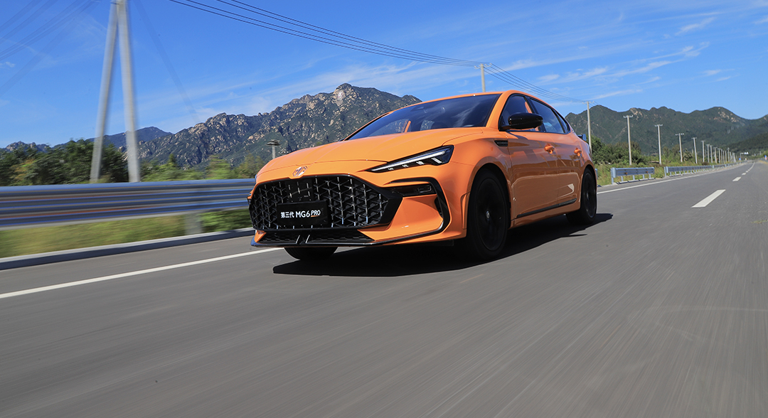 名爵mg6pro各种比拼,名爵mg6pro黑武士试驾