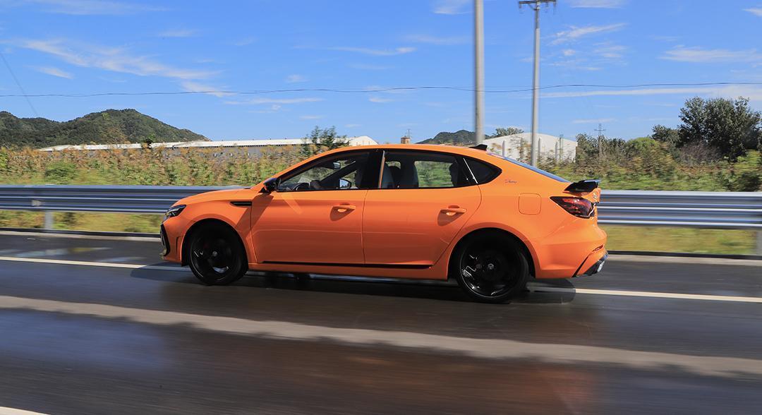 名爵mg6pro最划算的配置,名爵6protrophy豪华版试驾