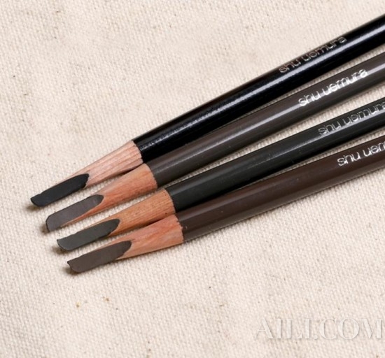 你看，那姑娘连“素颜”都那么美！