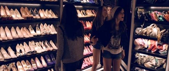 现在有什么夏天穿的好看的小白鞋 (有什么好看的百搭小白鞋)